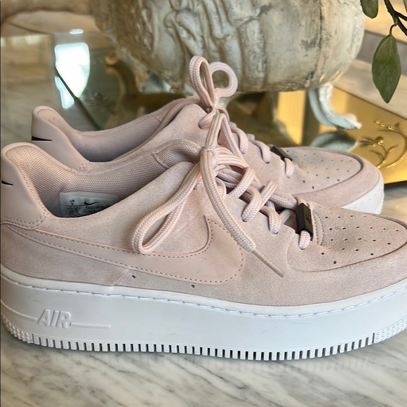 Nike AIR FORCE 1 AF1 Pink Suede Sneakers with White Laces - Picture 2 of 10